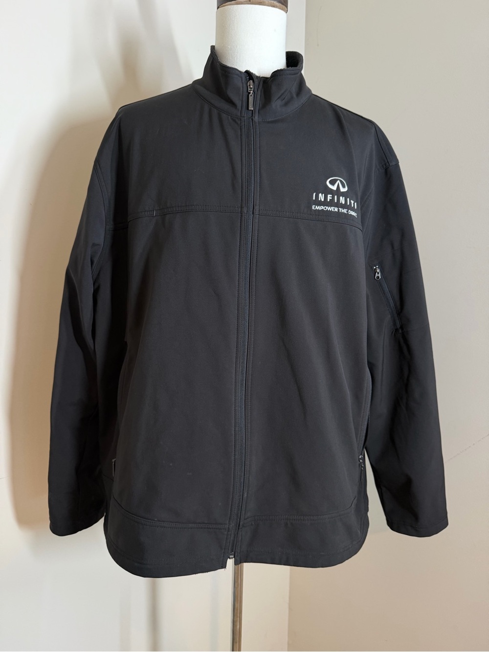 Infiniti Men’s Softshell Black Full Zip -SZ 2XL- Fleece Lined Dealer Promo Coat